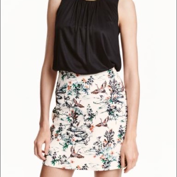 H&M | Jacquard weave bird print mini skirt in cream - Picture 2 of 10